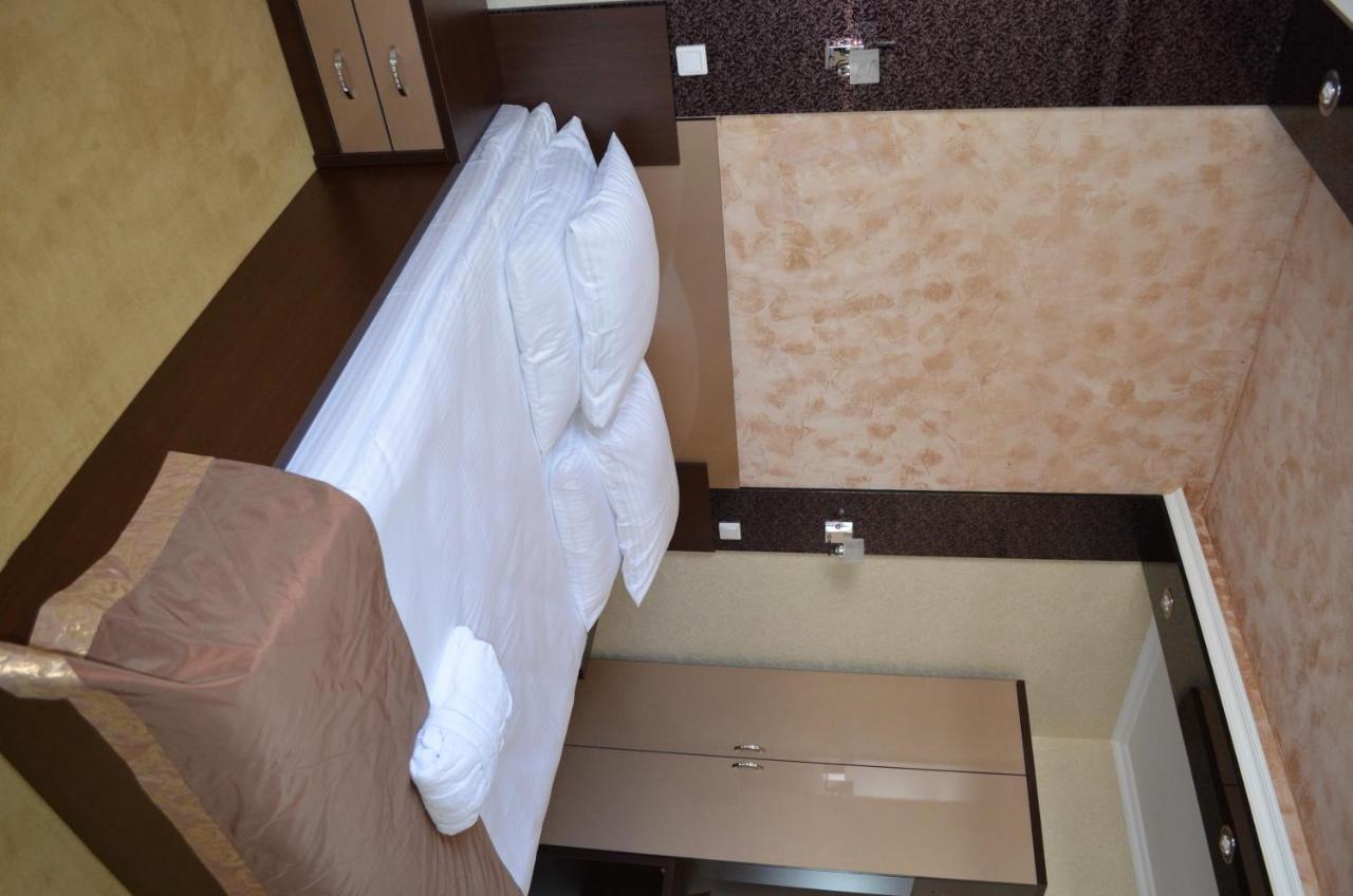 Mereke Hotel Ust-Kamenogorsk Ngoại thất bức ảnh