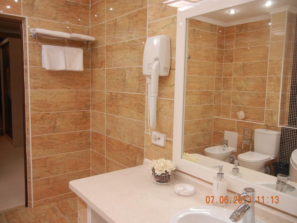 Mereke Hotel Ust-Kamenogorsk Phòng bức ảnh