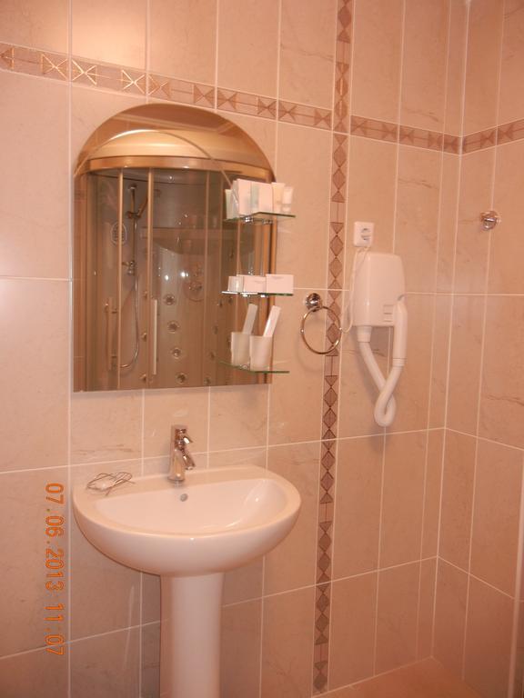 Mereke Hotel Ust-Kamenogorsk Phòng bức ảnh