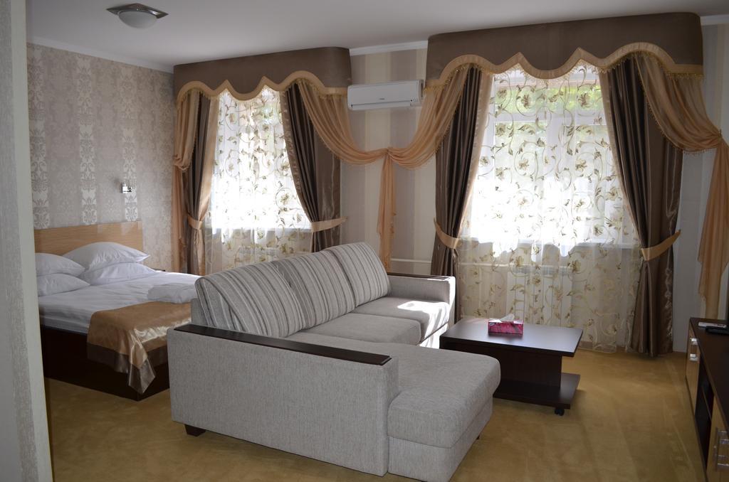 Mereke Hotel Ust-Kamenogorsk Phòng bức ảnh