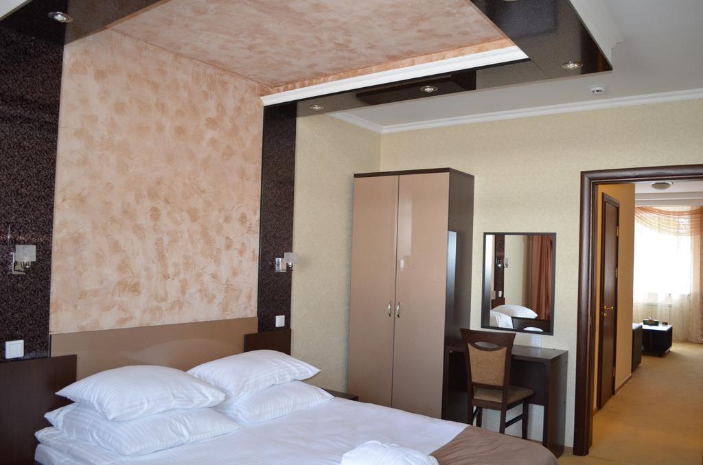 Mereke Hotel Ust-Kamenogorsk Phòng bức ảnh