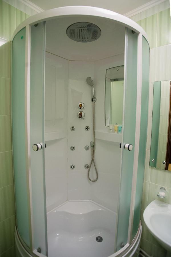 Mereke Hotel Ust-Kamenogorsk Ngoại thất bức ảnh