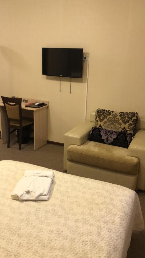 Mereke Hotel Ust-Kamenogorsk Ngoại thất bức ảnh