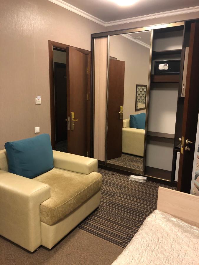 Mereke Hotel Ust-Kamenogorsk Ngoại thất bức ảnh