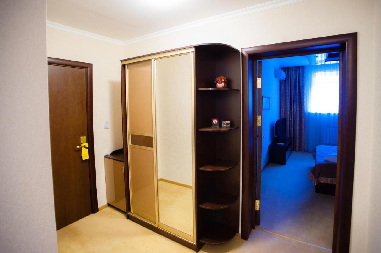 Mereke Hotel Ust-Kamenogorsk Ngoại thất bức ảnh